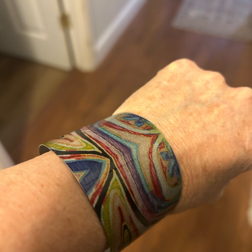 Colorful Abstract Design Decorative Bracelet - Picture 3 of 4